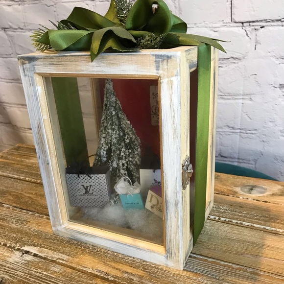 Merry Miniatures Holiday Shadow Box - Picture 3 of 9